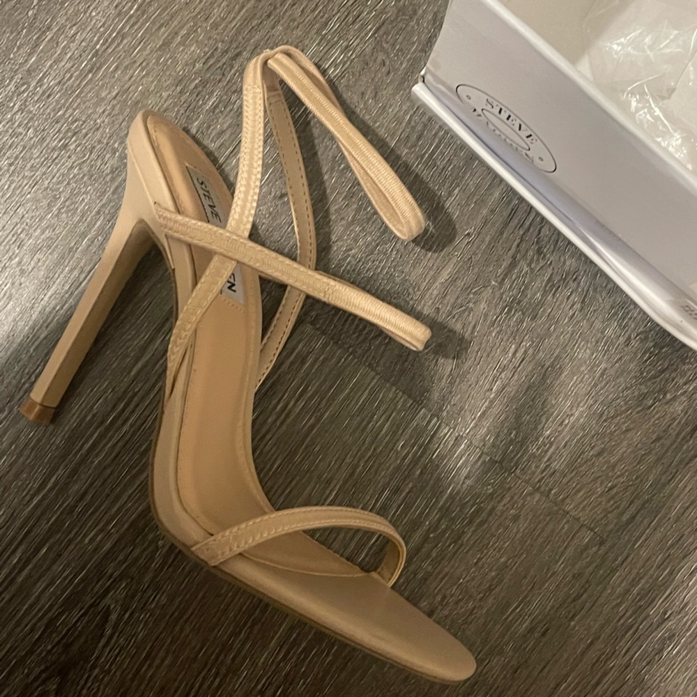 Steve Madden Nectur Nude Heels